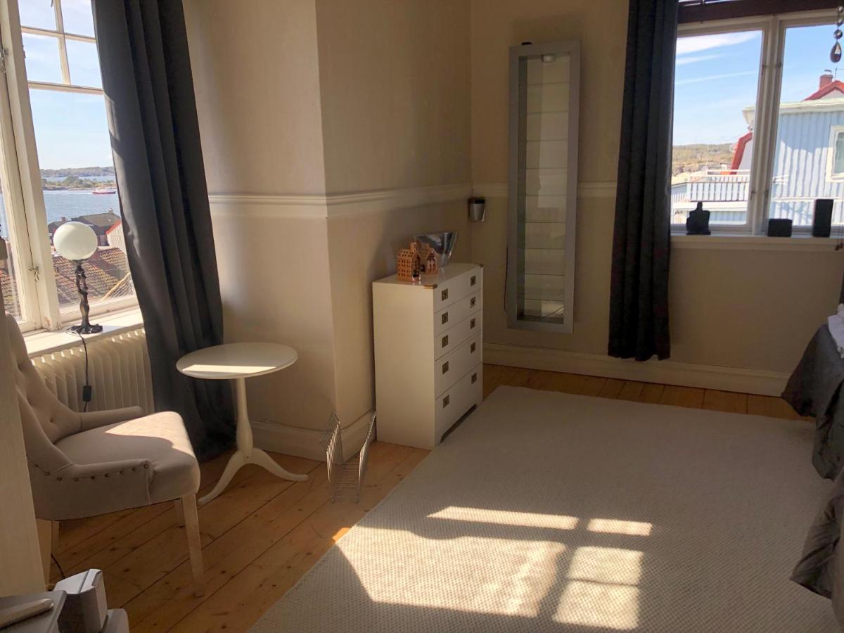 Vacker Vaning Med Havsutsikt I Stroemstads Centrum. Extérieur photo