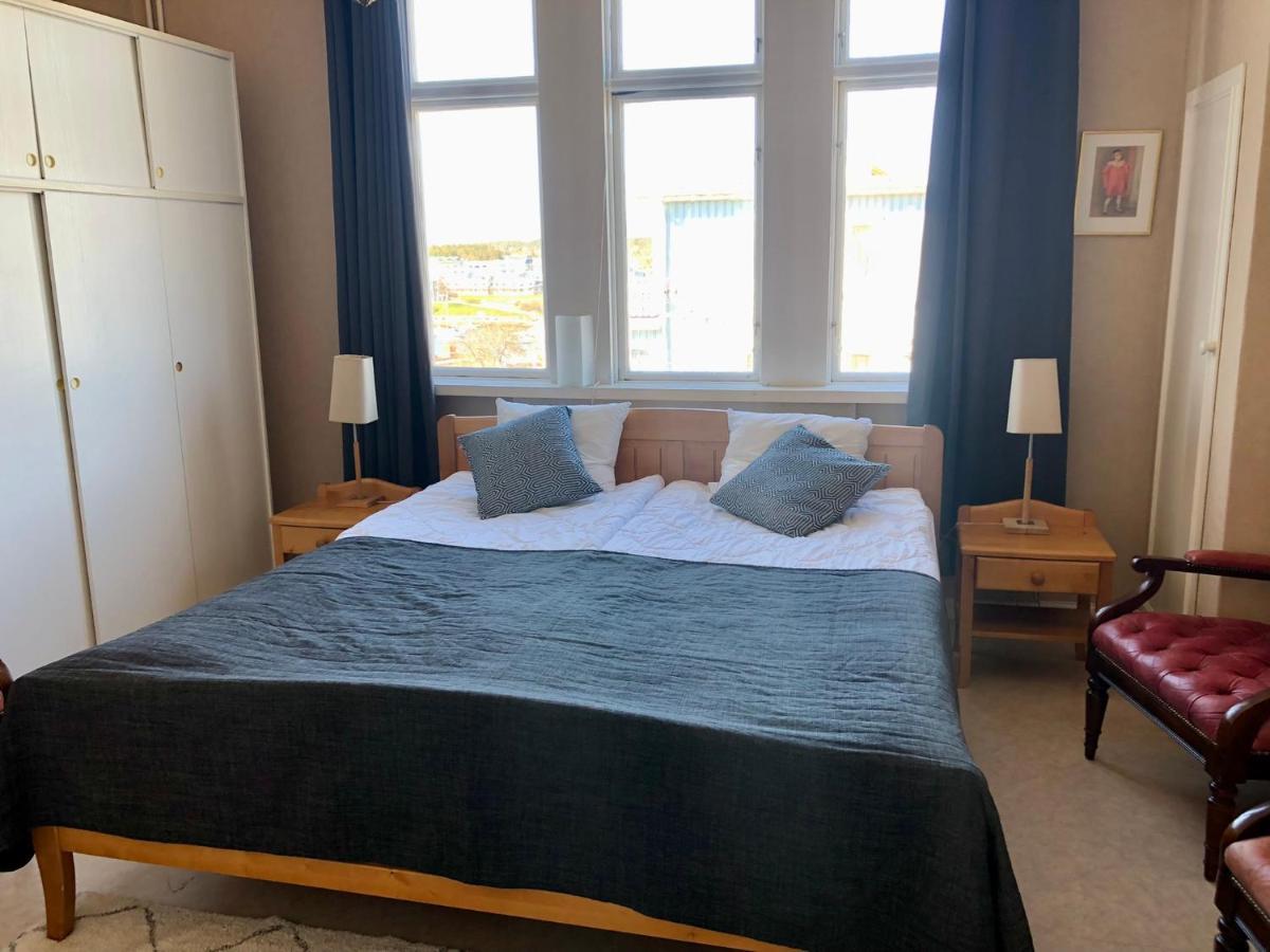 Vacker Vaning Med Havsutsikt I Stroemstads Centrum. Extérieur photo