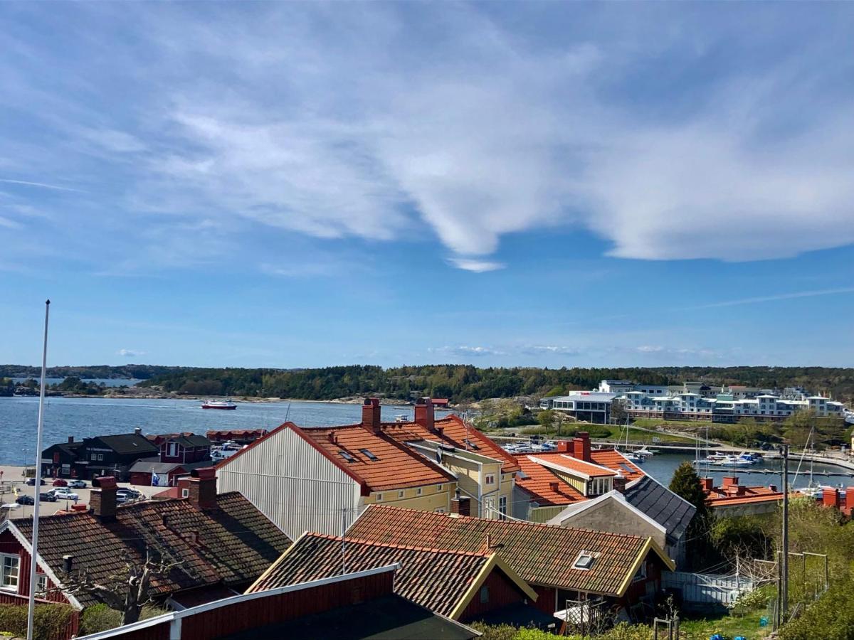 Vacker Vaning Med Havsutsikt I Stroemstads Centrum. Extérieur photo