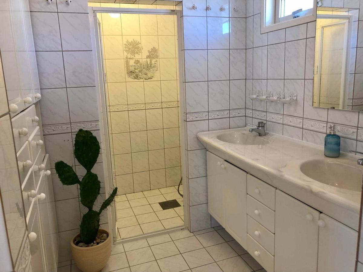 Vacker Vaning Med Havsutsikt I Stroemstads Centrum. Extérieur photo